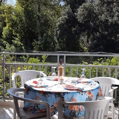 Cavaliere Au Chene Liege * لو لا فاندو